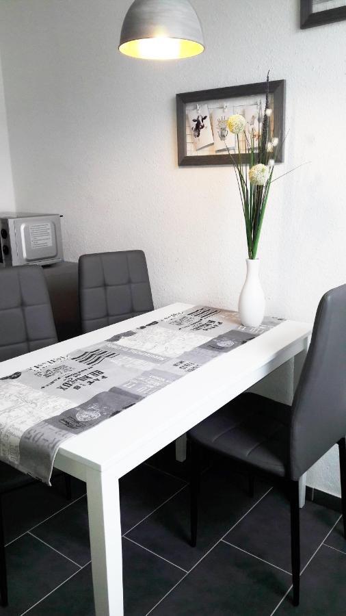 Moderne Ferienwohnung Am Wesertor Kassel Luaran gambar
